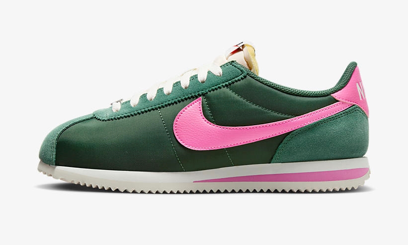 【2024年 7/1 発売予定】ナイキ コルテッツ TXT “ファー/ピンクシクル” (NIKE CORTEZ TXT “Fir/Pinksicle”) [HF9994-300]