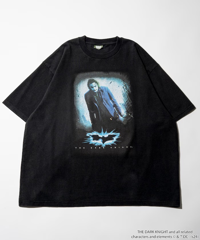 映画「ダークナイト」よりジョーカーが描かれたフロスト加工フィットショートスリーブTシャツが発売 (Dark Night Joker)