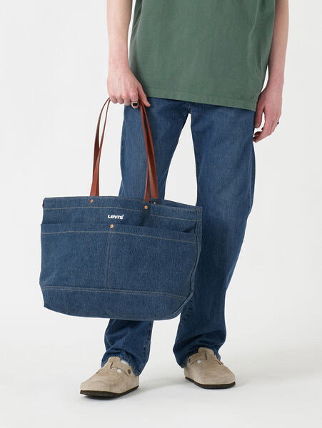 リーバイスから耐久性の高いコットンキャンバスと、レザーストラップを組み合わせトートバックが発売 (Levi’s Canvas Leather Straps Tote Bag)