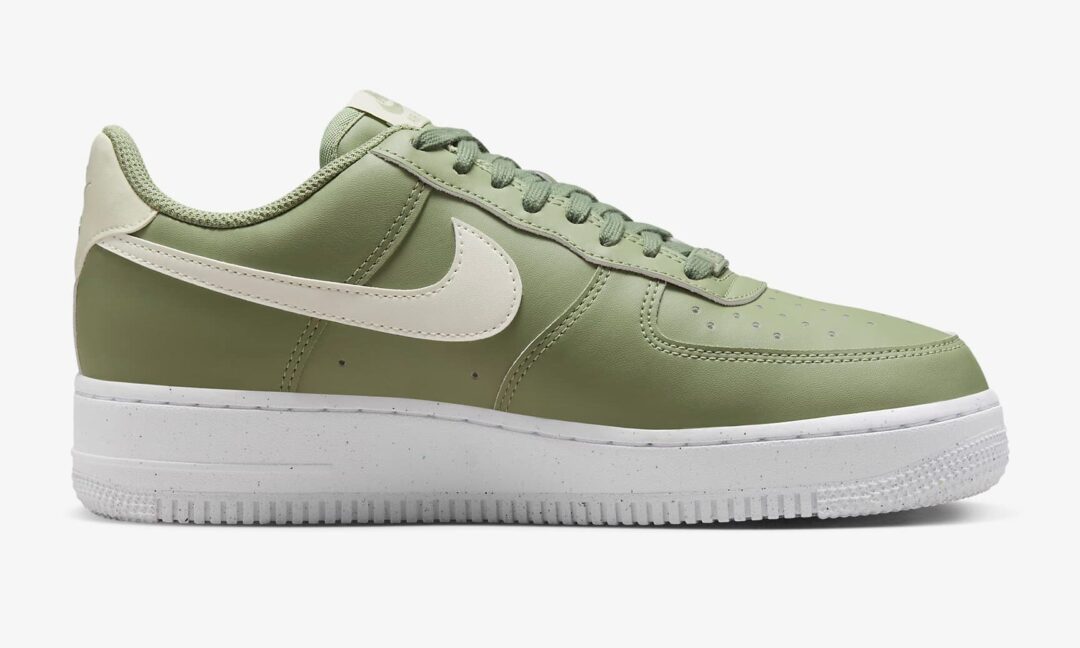 【海外発売】ナイキ エア フォース 1 ロー “オイルグリーン/ホワイト” (NIKE AIR FORCE 1 LOW “Oil Green/White”) [HF5062-386]