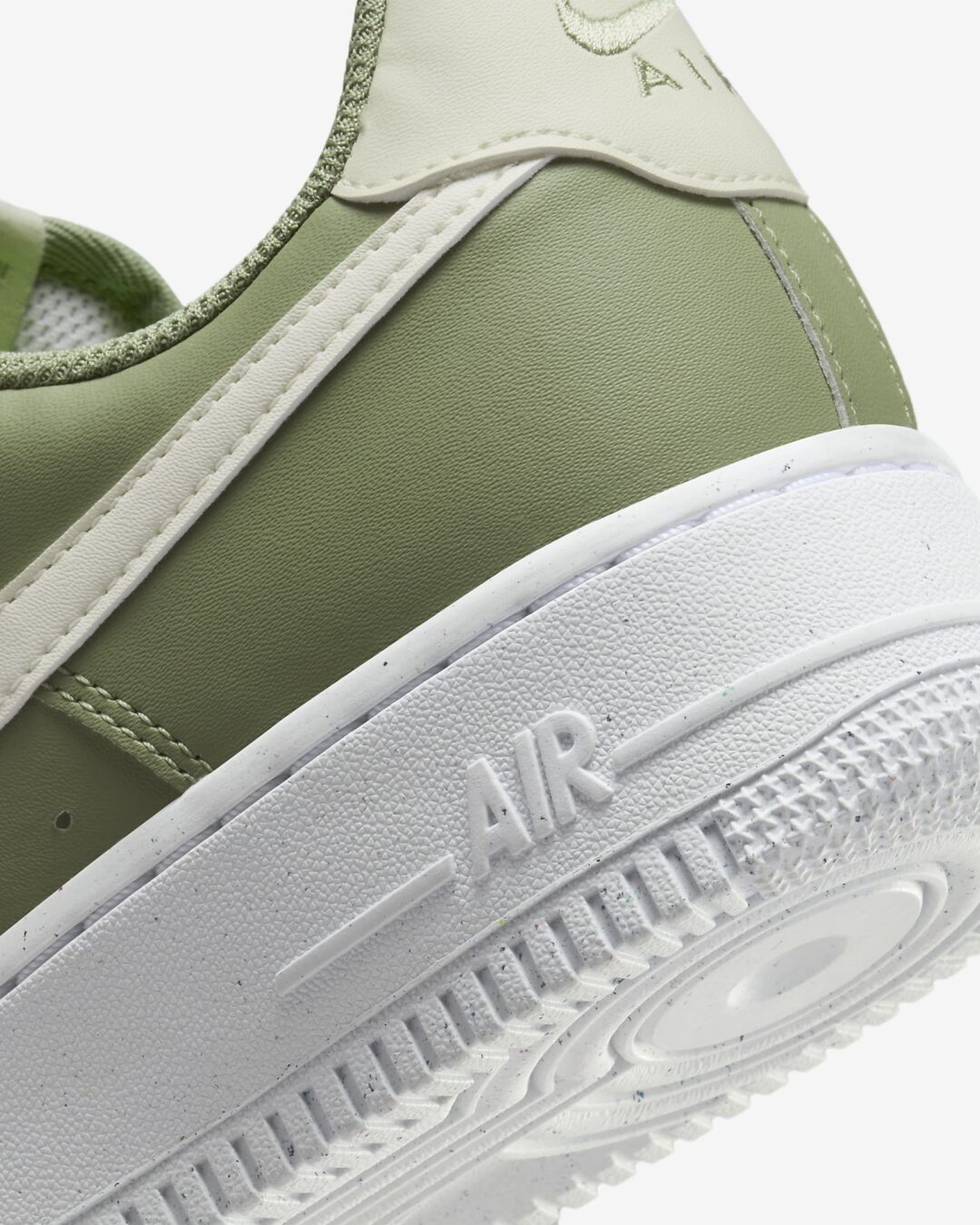 【海外発売】ナイキ エア フォース 1 ロー “オイルグリーン/ホワイト” (NIKE AIR FORCE 1 LOW “Oil Green/White”) [HF5062-386]