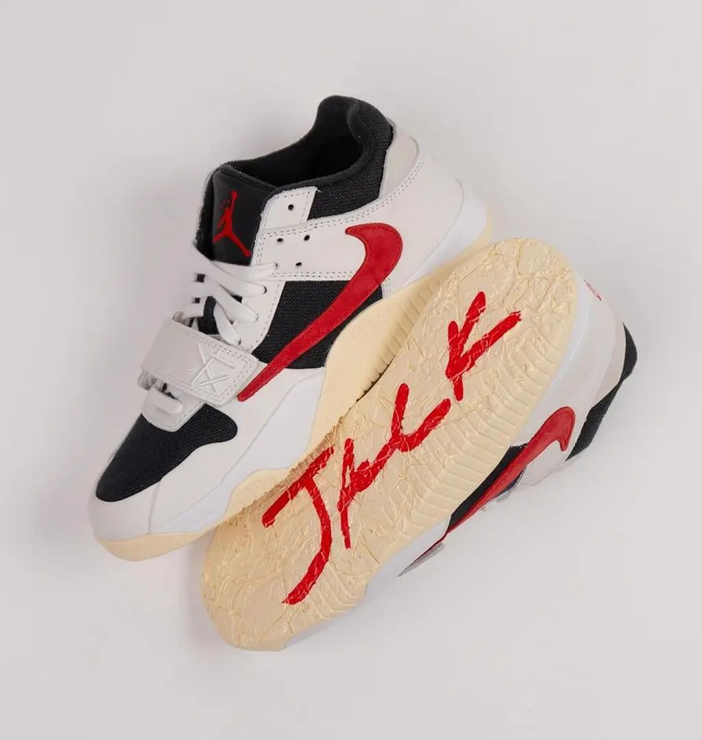 【2024年 4/26 発売】TRAVIS SCOTT NIKE JORDAN JUMPMAN JACK TR “Sail/Black/University Red” (トラビス・スコット × ナイキ ジョーダン ジャンプマンジャック トレーナー “セイル/ユニバーシティレッド”) [DR9317-101]