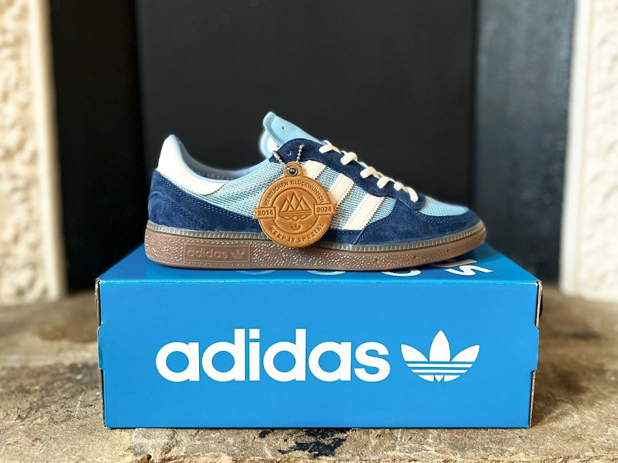 【2024年 4/4 発売】adidas HANDBALL PRO SPZL/SPEZIAL “Clear Blue” (アディダス ハンドボール プロ スペツィアル “クリアブルー”) [IG8942]