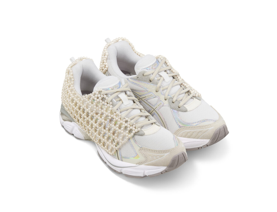 真珠の「TASAKI」創業70周年記念 × ASICS コラボスニーカーが4/26 発売 (タサキ アシックス)