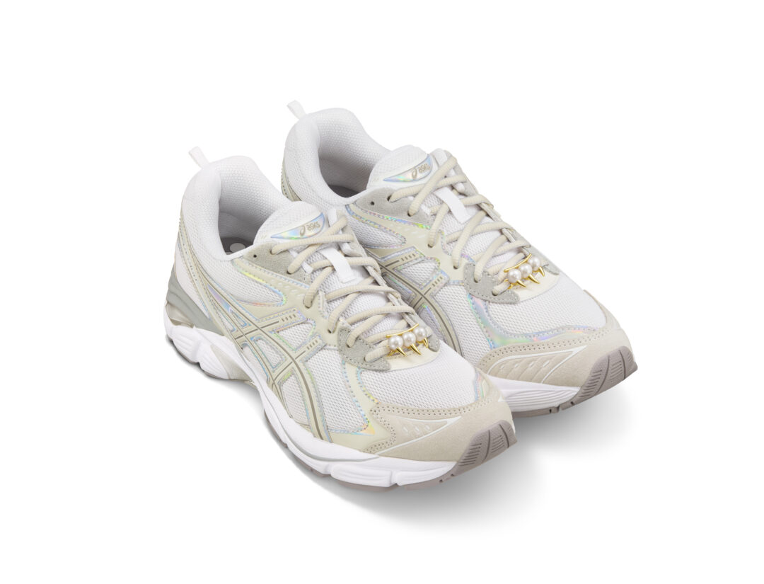 真珠の「TASAKI」創業70周年記念 × ASICS コラボスニーカーが4/26 発売 (タサキ アシックス)