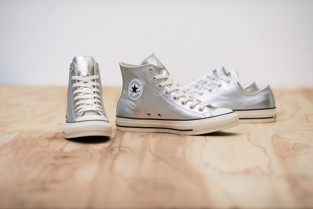 【2024年 4/26 発売】上品なシルバーのレザーを採用した CONVERSE LEATHER ALL STAR (R) OX/HI (コンバース レザー オールスター)