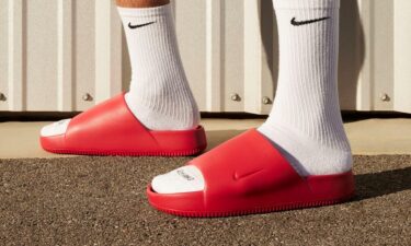 【2024年 4/15 発売】ナイキ カーム スライド “ユニバーシティレッド” (NIKE CALM SLIDE “Universtiy Red”) [FD4116-600]