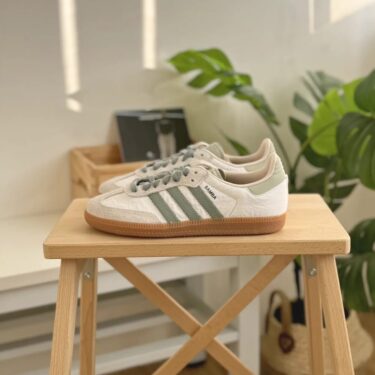 【2024年 4/5 発売】アディダス オリジナルス サンバ OG “ホワイト/シルバーグリーン/パテモーブ” (adidas Originals SAMBA OG “White/Green/Mauve”) [ID0492]