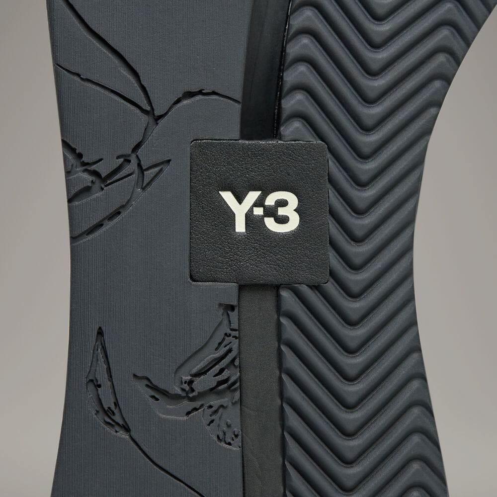 Y-3から空白からインスピレーションを得たスニーカー「S-GENDO RUN」2024 S/S モデル (ワイスリー スーパースター プロモデル) [IE5700/IG4053]