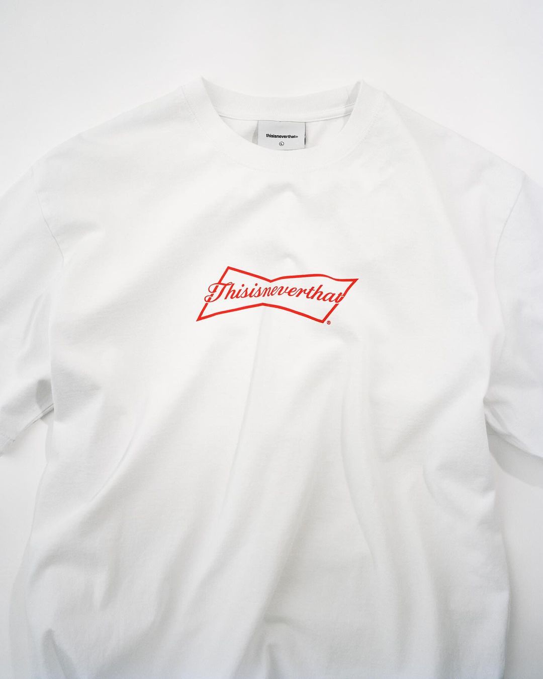 thisisneverthat × Budweiser コラボレーションが2024年 4/26 発売 (ディスイズネバーザット バドワイザー)