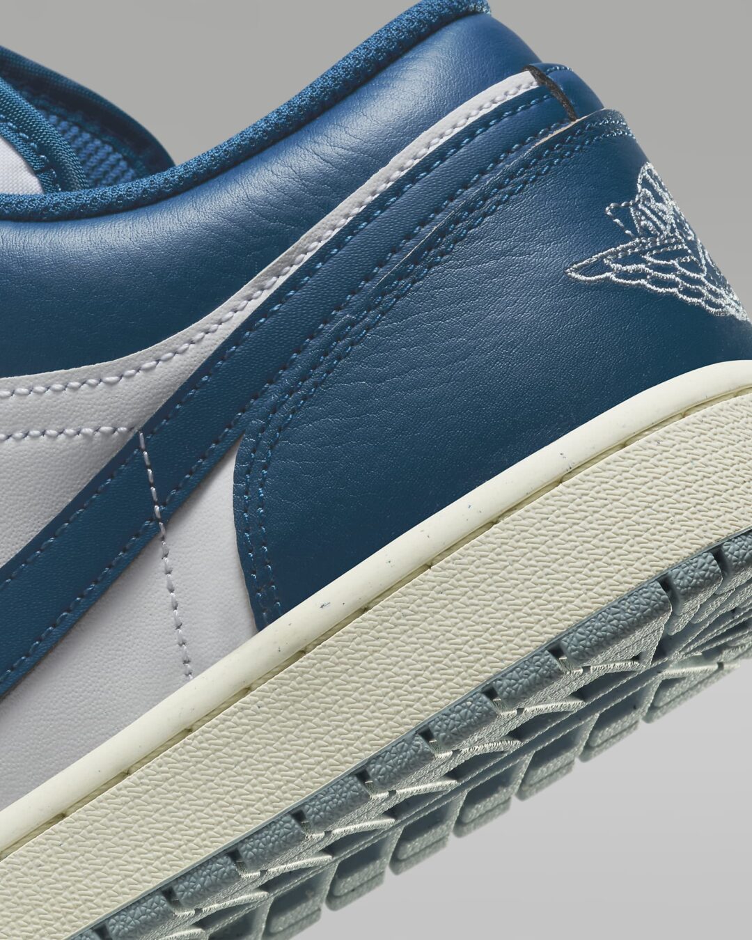 【2024年 4/27 発売】ナイキ エア ジョーダン 1 ロー SE “ホワイト/インダストリアルブルー″ (NIKE AIR JORDAN 1 LOW SE “White/Industrial Blue”) [FN5214-141]