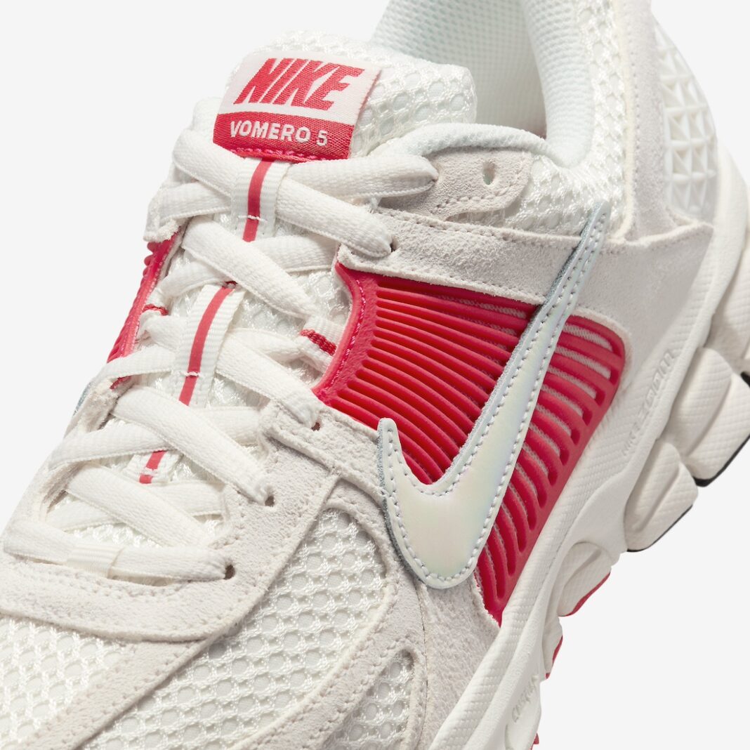 【2024年 発売予定】ナイキ ズーム ボメロ 5 “セイル/サイレンレッド” (NIKE ZOOM VOMERO 5 “Sail/Siren Red”) [HF5072-133]