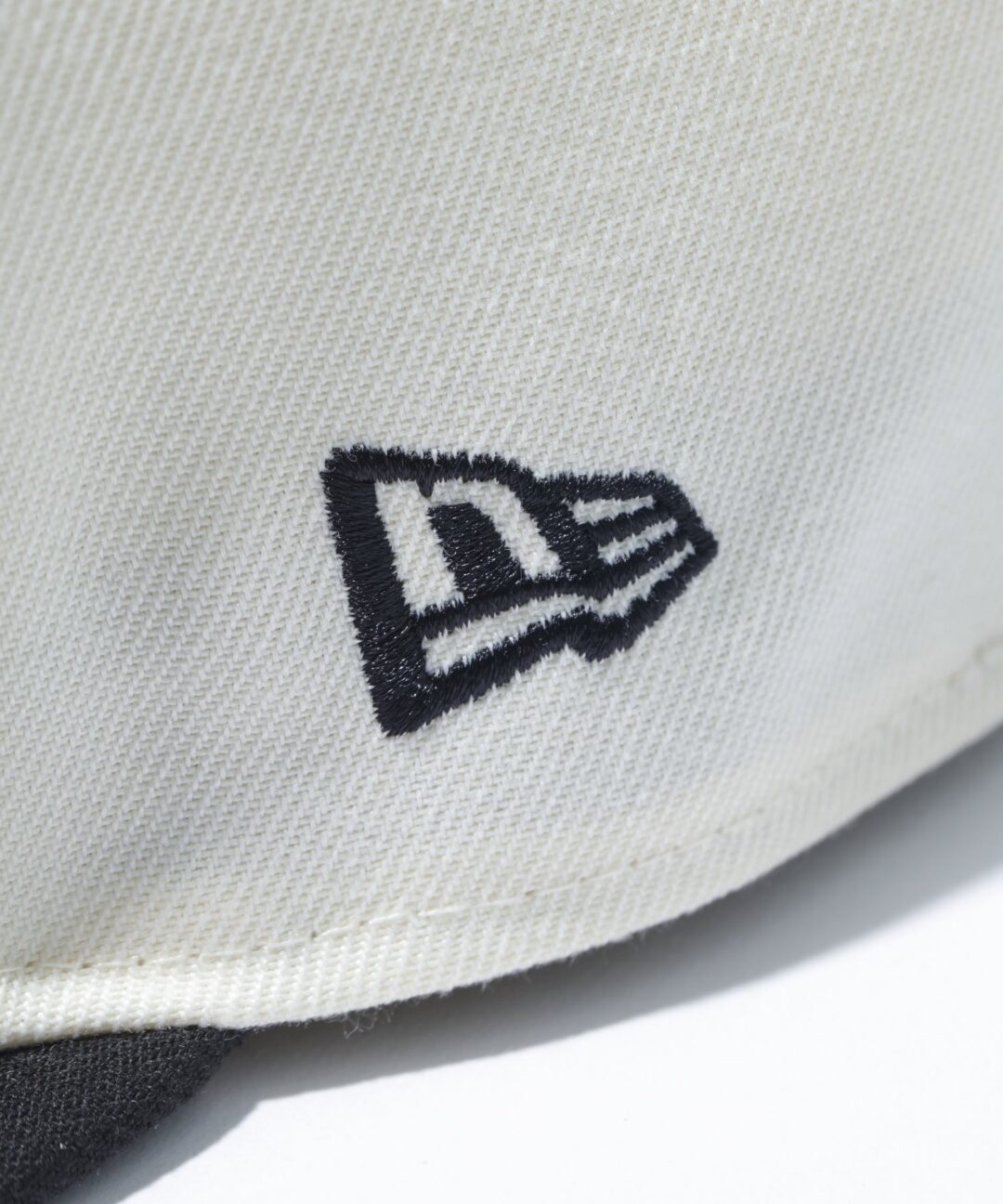 【2024年 6月上旬 発売】XLARGE × New Era 2TONE MIX LOGO CAP (エクストララージ ニューエラ)