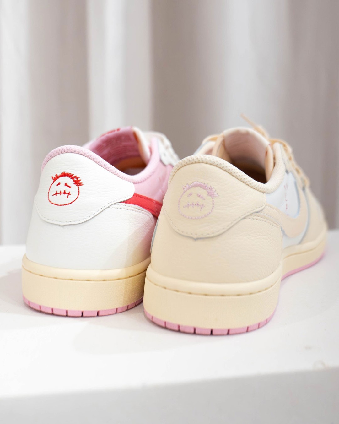 【2026年 5/29 発売予定】Travis Scott × NIKE AIR JORDAN 1 RETRO LOW OG SP “Sail/Shy Pink” (トラヴィス・スコット ナイキ エア ジョーダン 1 ロー “セイル/スカイピンク”) [IQ7604-100/IQ7604-101]