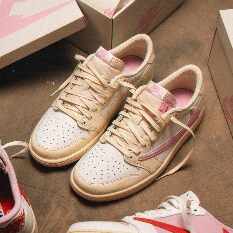 【2026年 5/29 発売】Travis Scott × NIKE AIR JORDAN 1 RETRO LOW OG SP “Sail/Shy Pink” (トラヴィス・スコット ナイキ エア ジョーダン 1 ロー “セイル/スカイピンク”) [IQ7604-100/IQ7604-101]