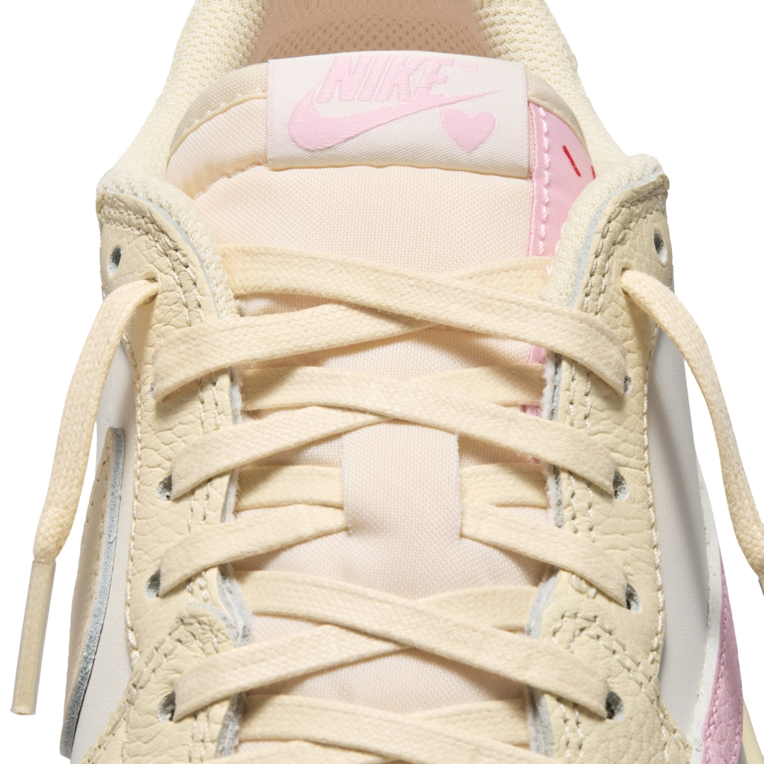 【2026年 5/29 発売】Travis Scott × NIKE AIR JORDAN 1 RETRO LOW OG SP “Sail/Shy Pink” (トラヴィス・スコット ナイキ エア ジョーダン 1 ロー “セイル/スカイピンク”) [IQ7604-100/IQ7604-101]