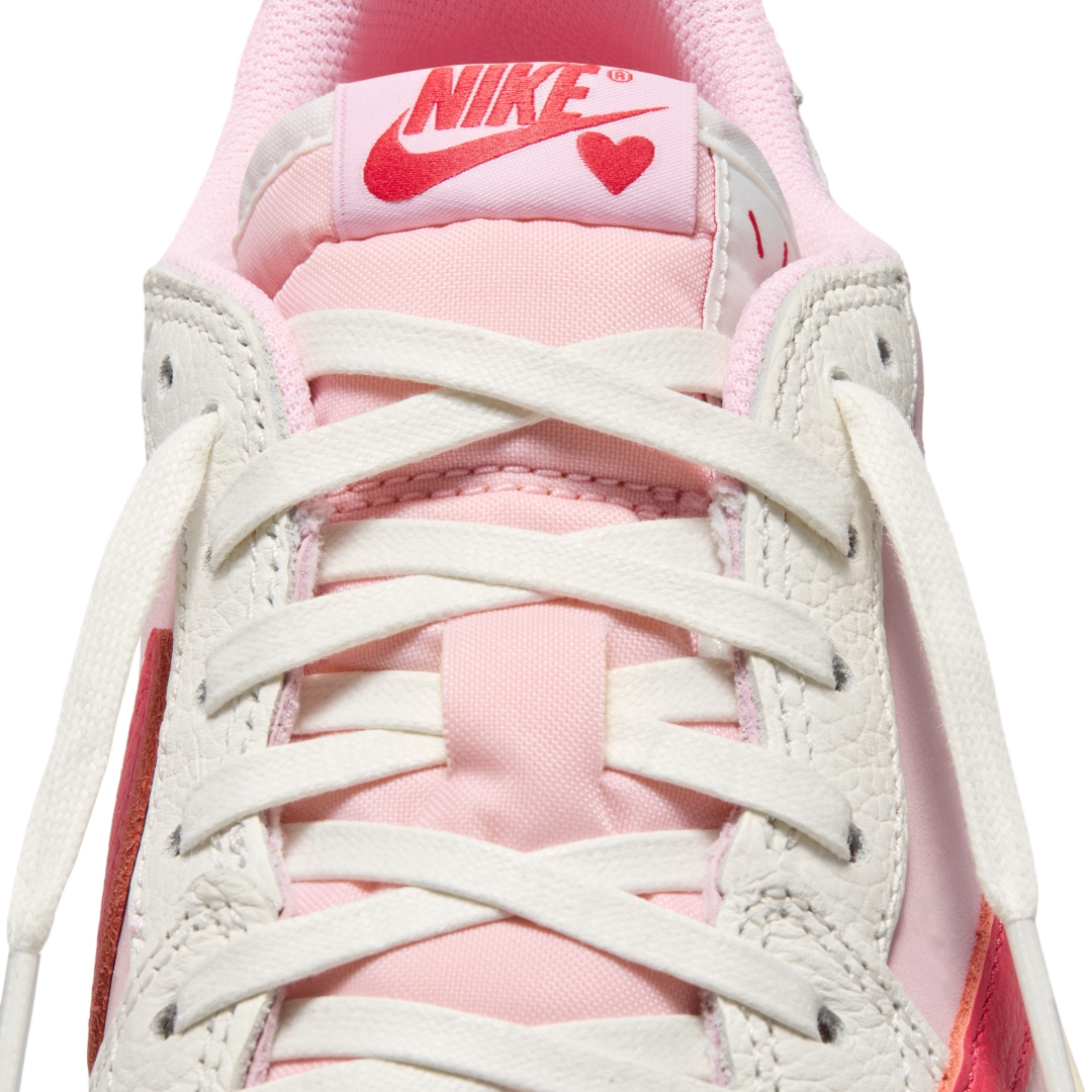 【2026年 5/29 発売】Travis Scott × NIKE AIR JORDAN 1 RETRO LOW OG SP “Sail/Shy Pink” (トラヴィス・スコット ナイキ エア ジョーダン 1 ロー “セイル/スカイピンク”) [IQ7604-100/IQ7604-101]