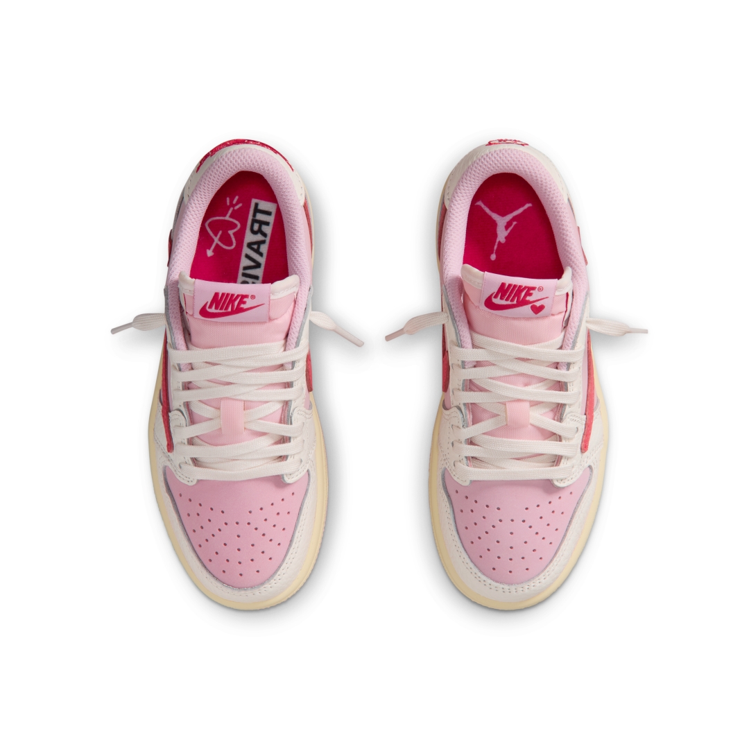 【2026年 5/29 発売】Travis Scott × NIKE AIR JORDAN 1 RETRO LOW OG SP “Sail/Shy Pink” (トラヴィス・スコット ナイキ エア ジョーダン 1 ロー “セイル/スカイピンク”) [IQ7604-100/IQ7604-101]