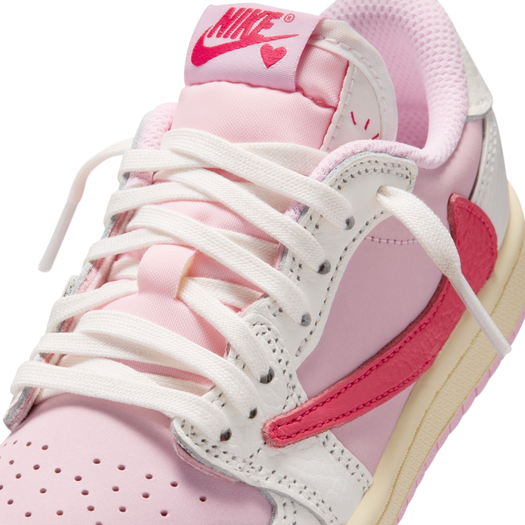 【2026年 5/29 発売】Travis Scott × NIKE AIR JORDAN 1 RETRO LOW OG SP “Sail/Shy Pink” (トラヴィス・スコット ナイキ エア ジョーダン 1 ロー “セイル/スカイピンク”) [IQ7604-100/IQ7604-101]