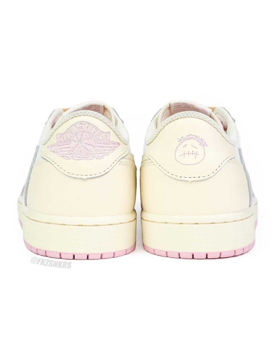 【2026年 5/22 発売予定】Travis Scott × NIKE AIR JORDAN 1 RETRO LOW OG SP “Sail/Shy Pink” (トラヴィス・スコット ナイキ エア ジョーダン 1 ロー “セイル/スカイピンク”) [IQ7604-100/IQ7604-101]