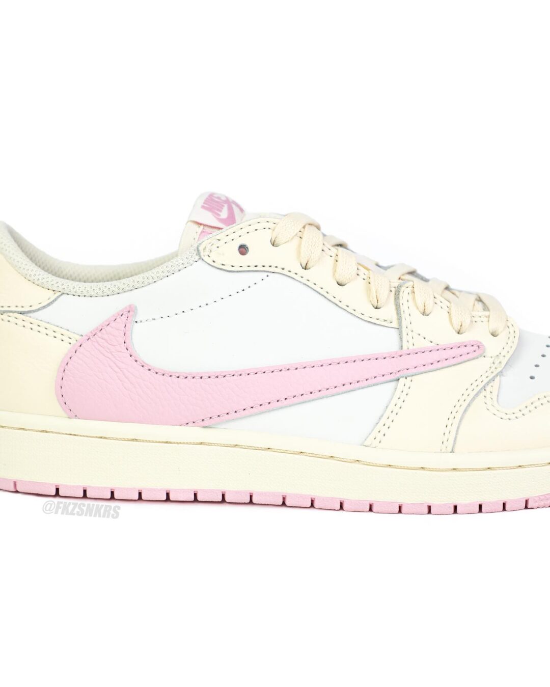 【2026年 5/22 発売予定】Travis Scott × NIKE AIR JORDAN 1 RETRO LOW OG SP “Sail/Shy Pink” (トラヴィス・スコット ナイキ エア ジョーダン 1 ロー “セイル/スカイピンク”) [IQ7604-100/IQ7604-101]