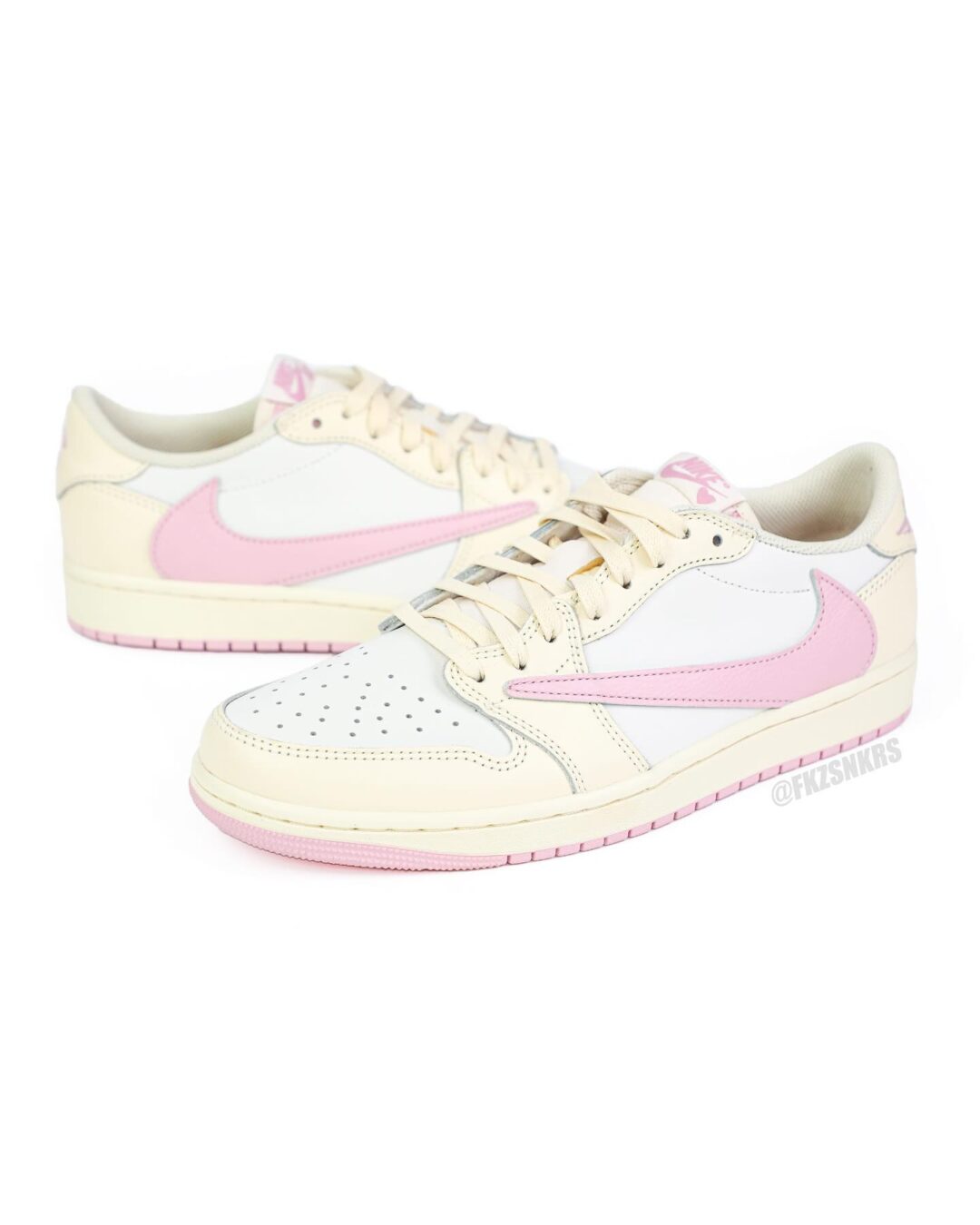 【2026年 5/22 発売予定】Travis Scott × NIKE AIR JORDAN 1 RETRO LOW OG SP “Sail/Shy Pink” (トラヴィス・スコット ナイキ エア ジョーダン 1 ロー “セイル/スカイピンク”) [IQ7604-100/IQ7604-101]