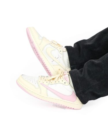 【2026年 5/22 発売予定】Travis Scott × NIKE AIR JORDAN 1 RETRO LOW OG SP “Sail/Shy Pink” (トラヴィス・スコット ナイキ エア ジョーダン 1 ロー “セイル/スカイピンク”) [IQ7604-100/IQ7604-101]