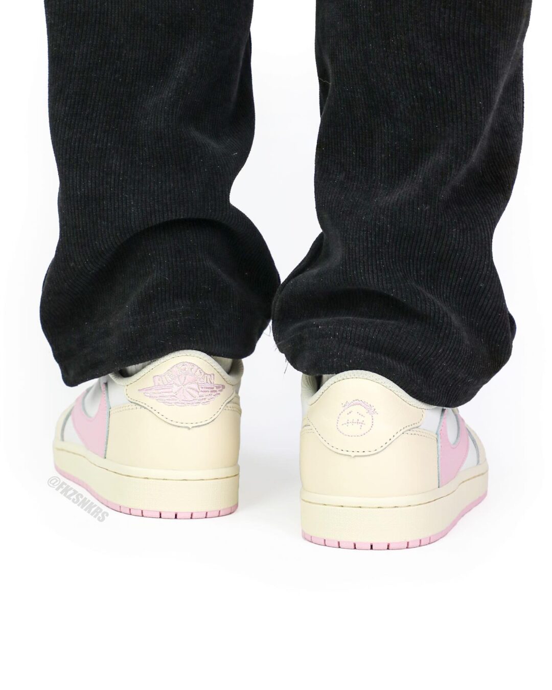 【2026年 5/22 発売予定】Travis Scott × NIKE AIR JORDAN 1 RETRO LOW OG SP “Sail/Shy Pink” (トラヴィス・スコット ナイキ エア ジョーダン 1 ロー “セイル/スカイピンク”) [IQ7604-100/IQ7604-101]