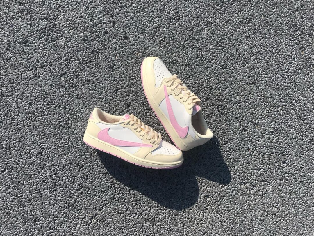 【2026年 5/22 発売予定】Travis Scott × NIKE AIR JORDAN 1 RETRO LOW OG SP “Sail/Shy Pink” (トラヴィス・スコット ナイキ エア ジョーダン 1 ロー “セイル/スカイピンク”) [IQ7604-100/IQ7604-101]