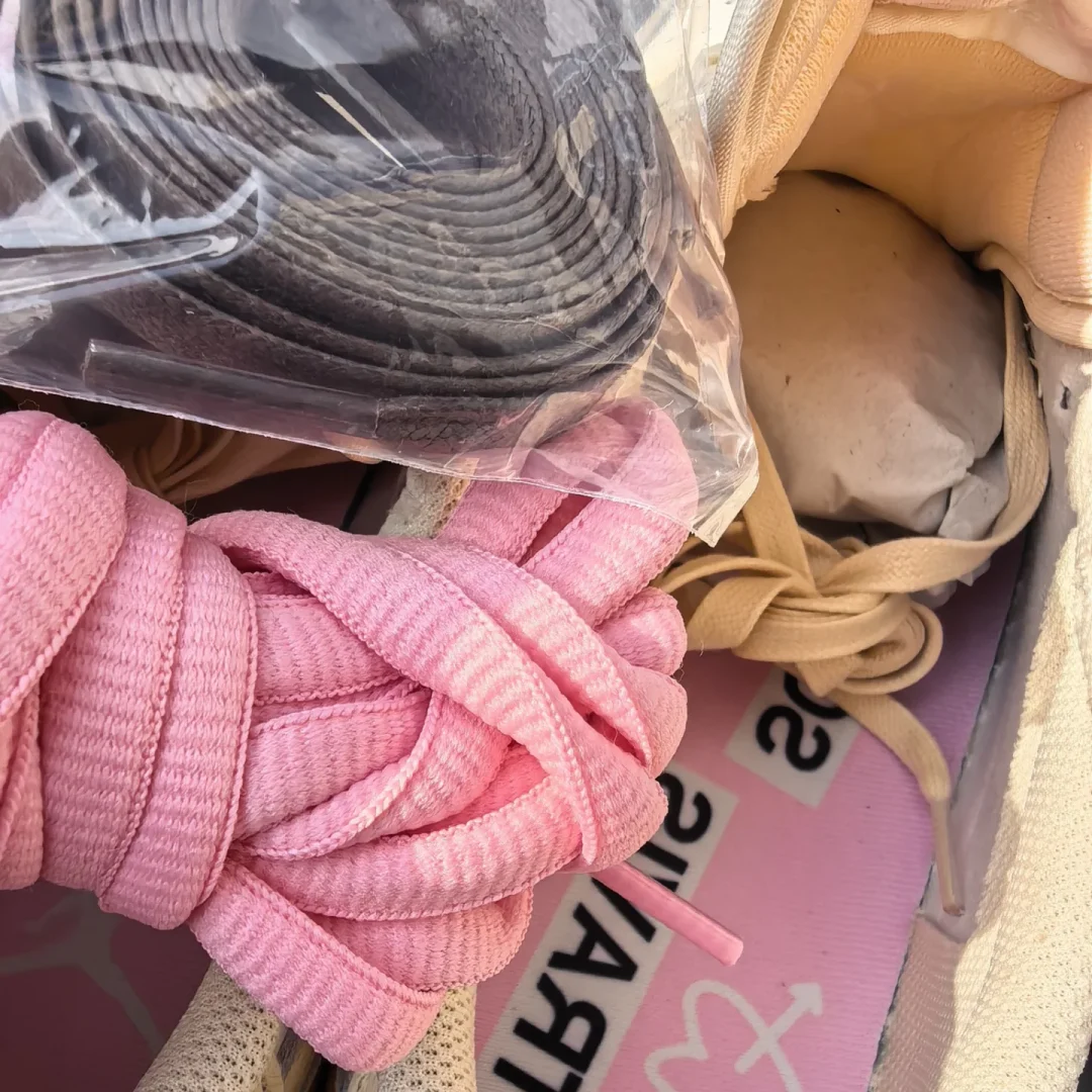 【2026年 5/22 発売予定】Travis Scott × NIKE AIR JORDAN 1 RETRO LOW OG SP “Sail/Shy Pink” (トラヴィス・スコット ナイキ エア ジョーダン 1 ロー “セイル/スカイピンク”) [IQ7604-100/IQ7604-101]