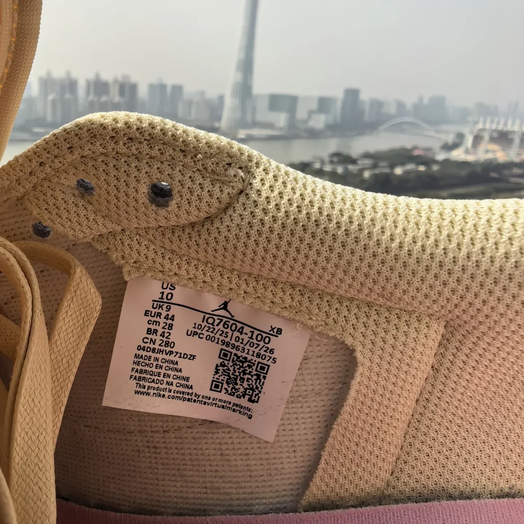 【2026年 5/22 発売予定】Travis Scott × NIKE AIR JORDAN 1 RETRO LOW OG SP “Sail/Shy Pink” (トラヴィス・スコット ナイキ エア ジョーダン 1 ロー “セイル/スカイピンク”) [IQ7604-100/IQ7604-101]