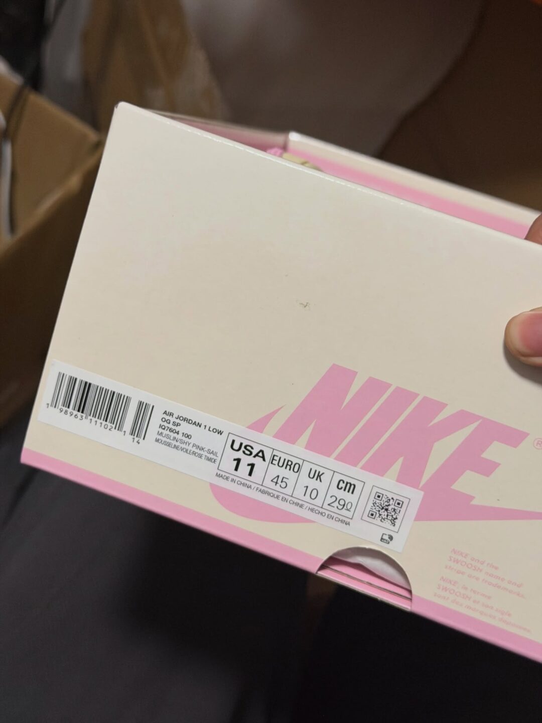 【2026年 5/22 発売予定】Travis Scott × NIKE AIR JORDAN 1 RETRO LOW OG SP “Sail/Shy Pink” (トラヴィス・スコット ナイキ エア ジョーダン 1 ロー “セイル/スカイピンク”) [IQ7604-100/IQ7604-101]