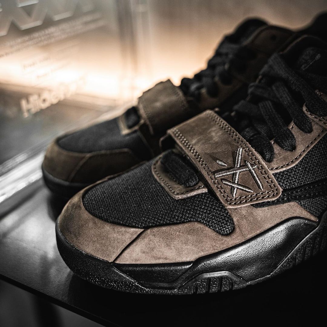 【2024年 10/4 発売】TRAVIS SCOTT NIKE JORDAN JUMPMAN JACK TR “Dark Mocha/Black” (トラビス・スコット × ナイキ ジョーダン ジャンプマンジャック トレーナー “ダークモカ/ブラック”) [FZ8117-201]