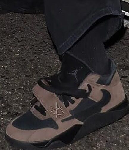 【2024年 10/4 発売】TRAVIS SCOTT NIKE JORDAN JUMPMAN JACK TR “Dark Mocha/Black” (トラビス・スコット × ナイキ ジョーダン ジャンプマンジャック トレーナー “ダークモカ/ブラック”) [FZ8117-201]