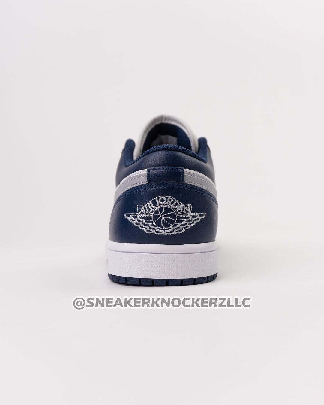 【2024年 発売予定】ナイキ エア ジョーダン 1 ロー “ホワイト/ネイビー/グレー” (NIKE AIR JORDAN 1 LOW “White/Navy/Grey”) [553558-141]