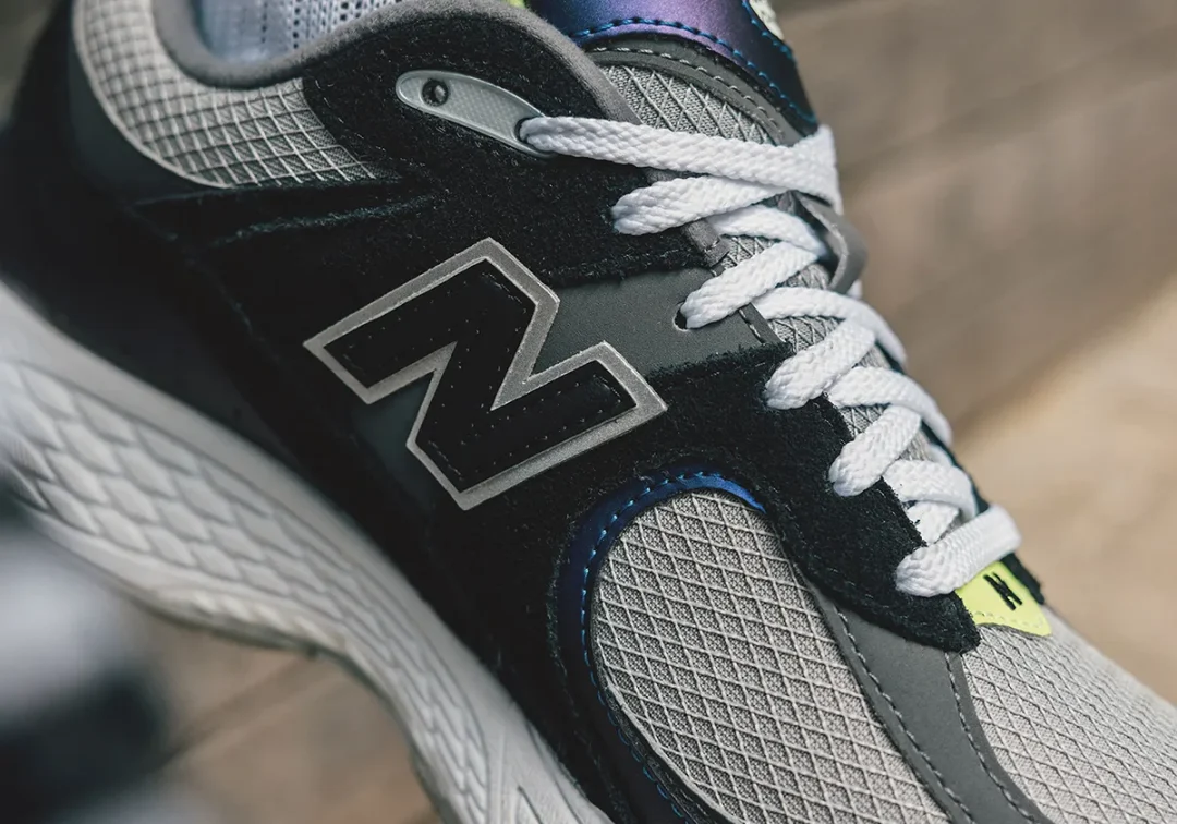 【2024年 5/17 発売】DTLR x New Balance M2002R “Purple Noir” (ニューバランス)