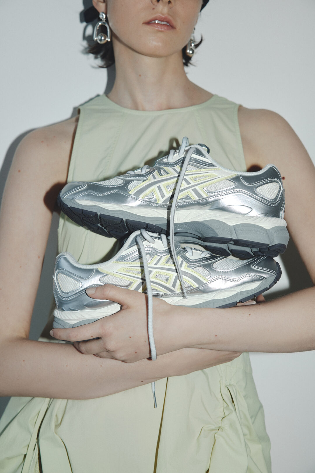 【2024年 5/15 発売】emmi x ASICS GEL-NYC “Silver/Yellow” (エミ アシックス) [1202A498.100]