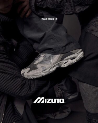 【2024年 5/18 発売】SLOW STEADY CLUB × Mizuno Wave Rider 10 (スロースタディクラブ ミズノ ウェーブ ライダー) [D1GD240301]