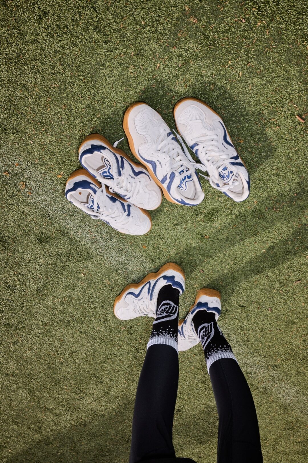【2024年 5/22 発売】MSCHF V2.wav SNEAKER “White/Blue” (ミスチーフ)