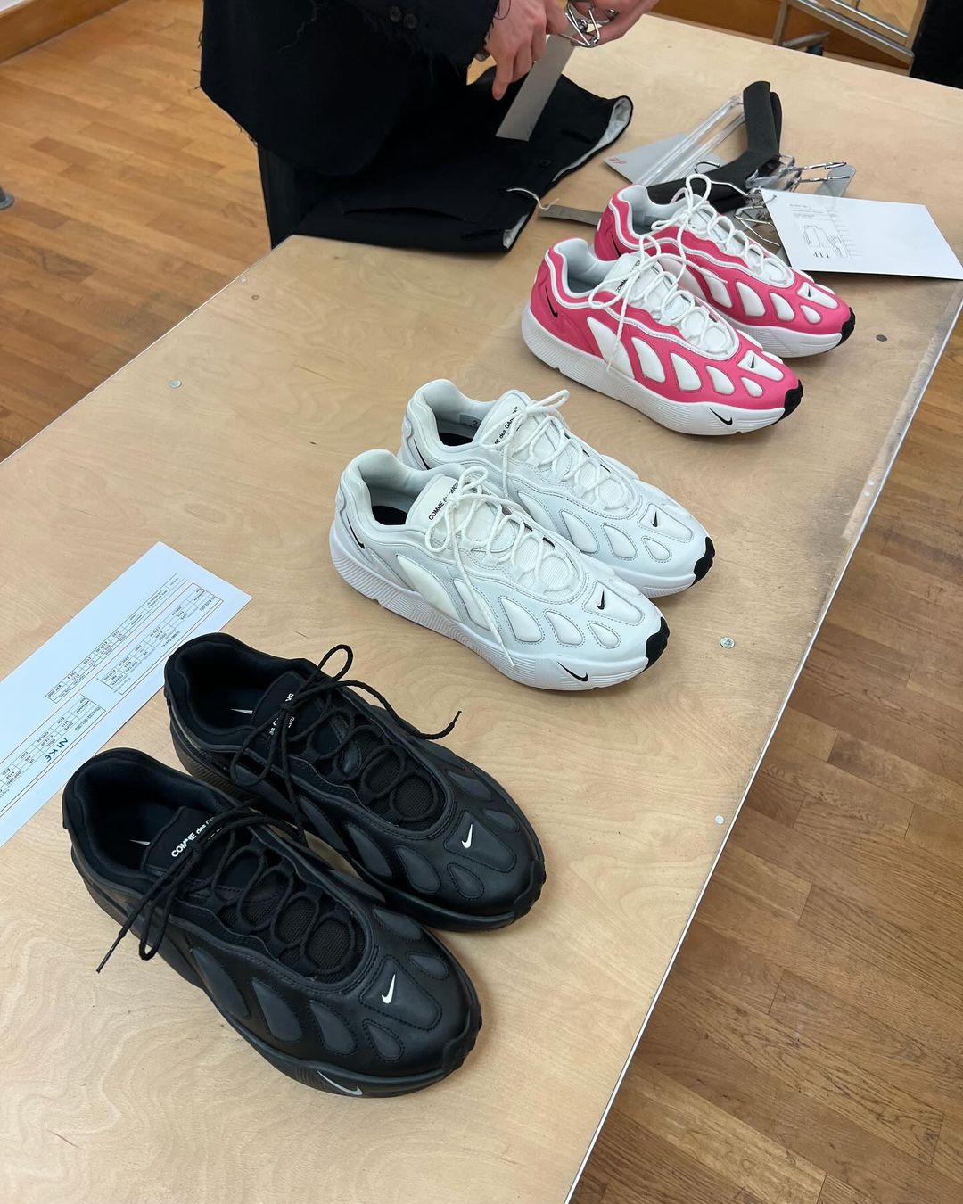【国内 2025年 4/4 発売】COMME des GARCONS HOMME PLUS × NIKE SENSE 96 SP (コム デ ギャルソン・オム プリュス ナイキ) [HV1944-001/HV1944-100/IF7038-600]