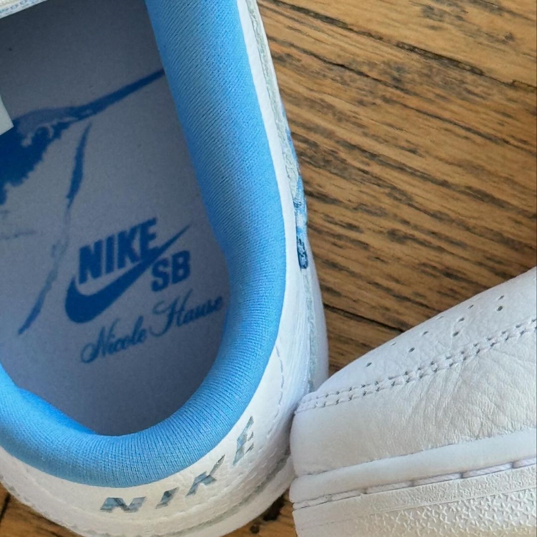 【2024年 12/12 & 12/14 発売予定】Nicole Hause x NIKE SB DUNK LOW (ニコール・ハウゼ ナイキ SB ダンク ロー) [FZ8802-100]