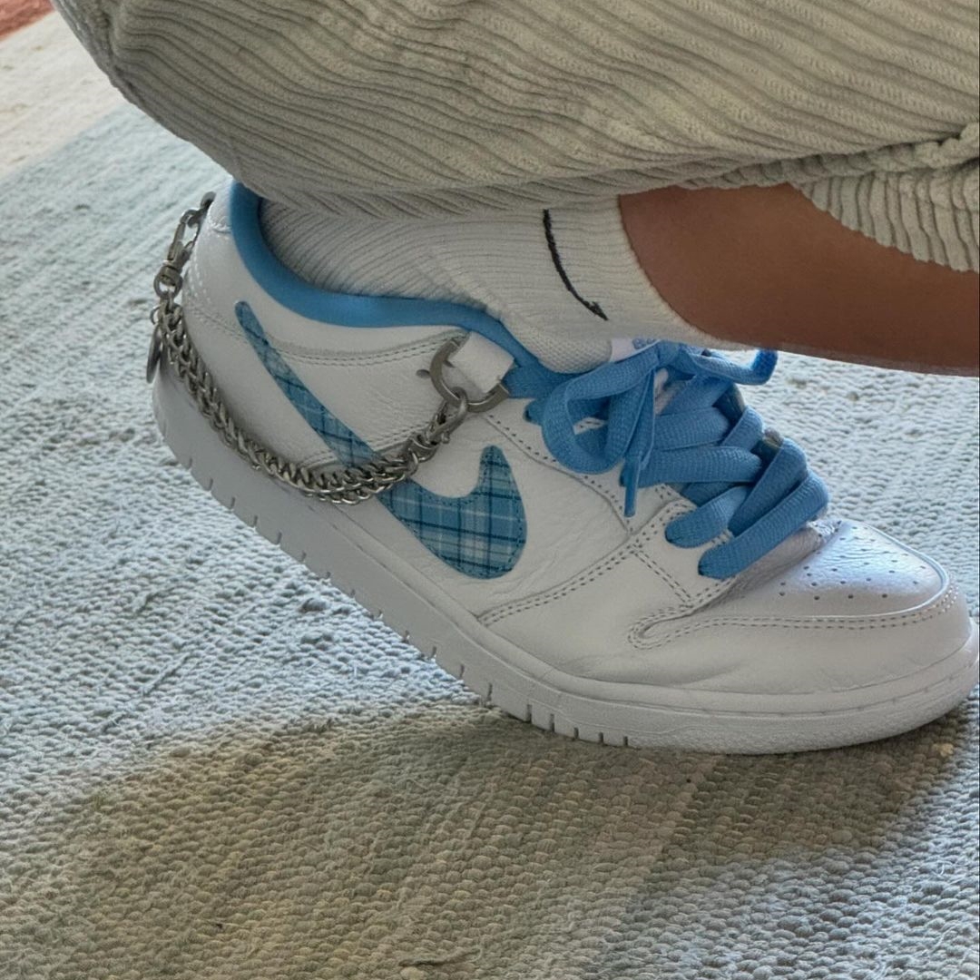 【2024年 12/12 & 12/14 発売予定】Nicole Hause x NIKE SB DUNK LOW (ニコール・ハウゼ ナイキ SB ダンク ロー) [FZ8802-100]