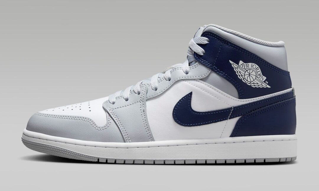 【2024年 6/24 発売】NIKE AIR JORDAN 1 MID “White/Wolf Grey/Midnight Navy” (ナイキ エア ジョーダン 1 ロー “ホワイト/ウルフグレー/ミッドナイトネイビー”) [DQ8426-104]