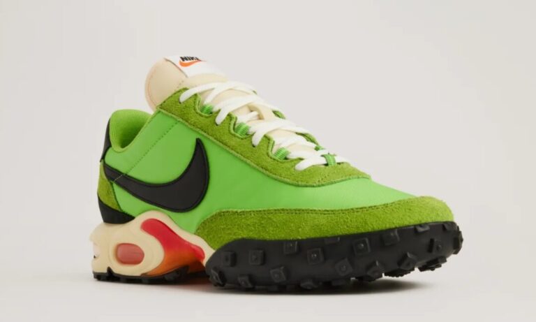 Nike air waffle trainer green top