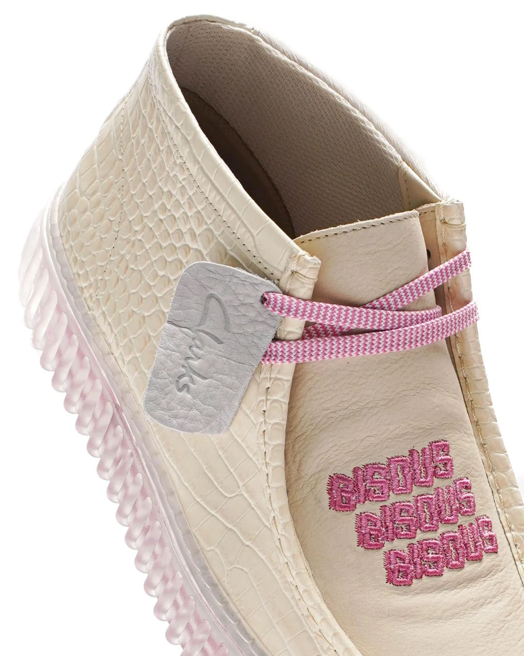 【2024年 6/19 発売】Bisous Skateboards × Clarks ORIGINALS TORHILL HI (ビズー スケートボード クラークス トーヒルハイ)