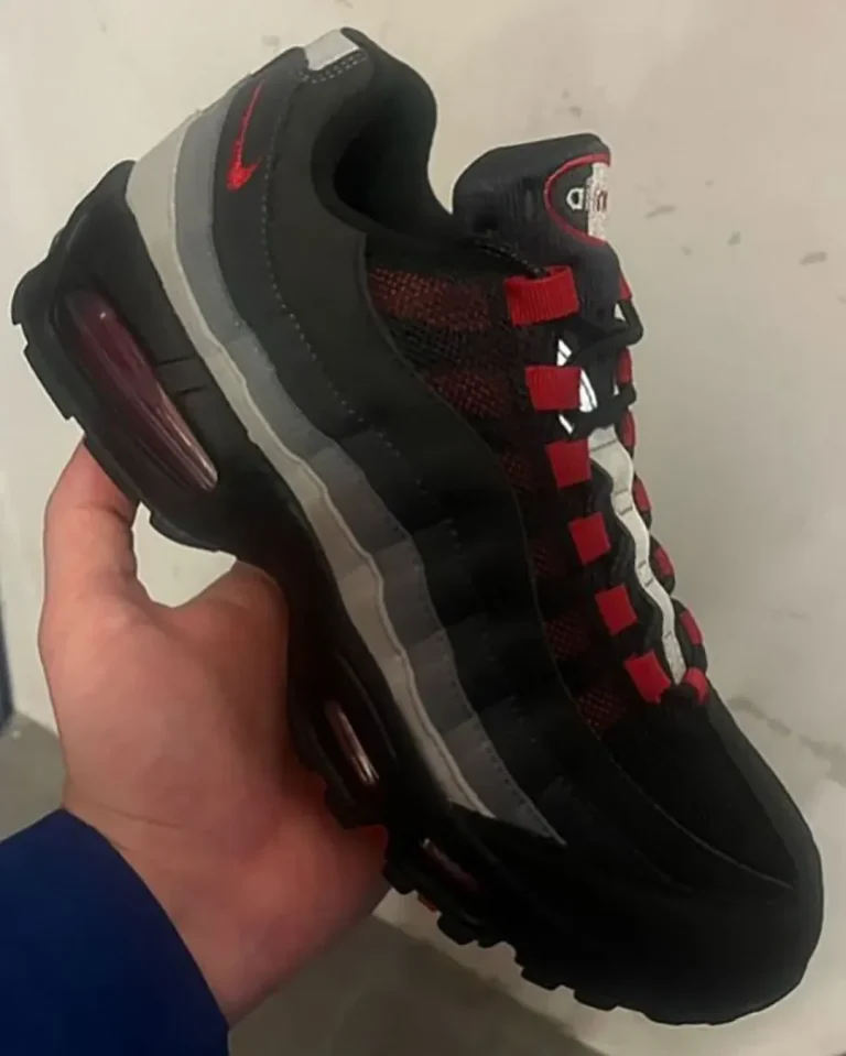 2025年 4/7 発売】Liverpool × NIKE AIR MAX 95 (リバプール