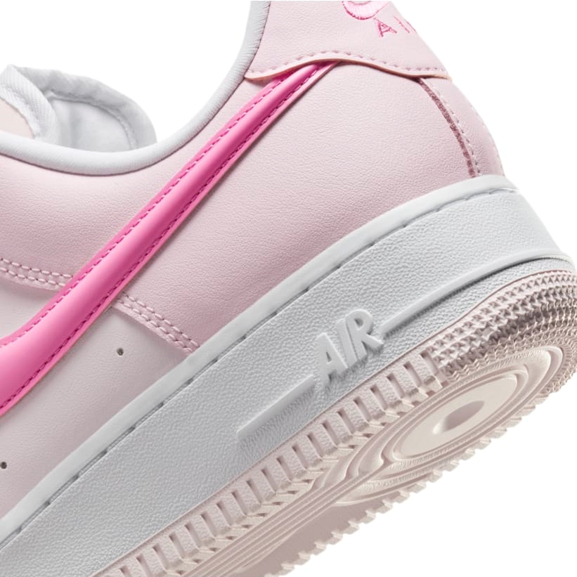 【2024年 秋 発売予定】NIKE AIR FORCE 1 LOW “Paw Print/Pearl Pink/White” (ナイキ エア フォース 1 ロー “パウプリント/パールピンク/ホワイト”) [HM3696-661]