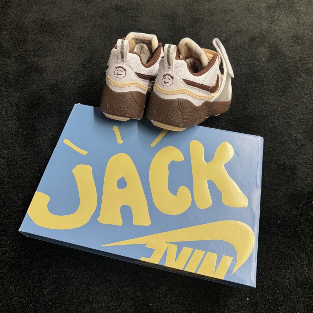 【国内 2025年 1/31 発売】Travis Scott × NIKE ZOOM FIELD JAXX “White/Light Chocolate” (トラビス・スコット ナイキ ズーム フィールド ジャックス “ホワイト/ライトチョコレート”) [HQ3073-100]