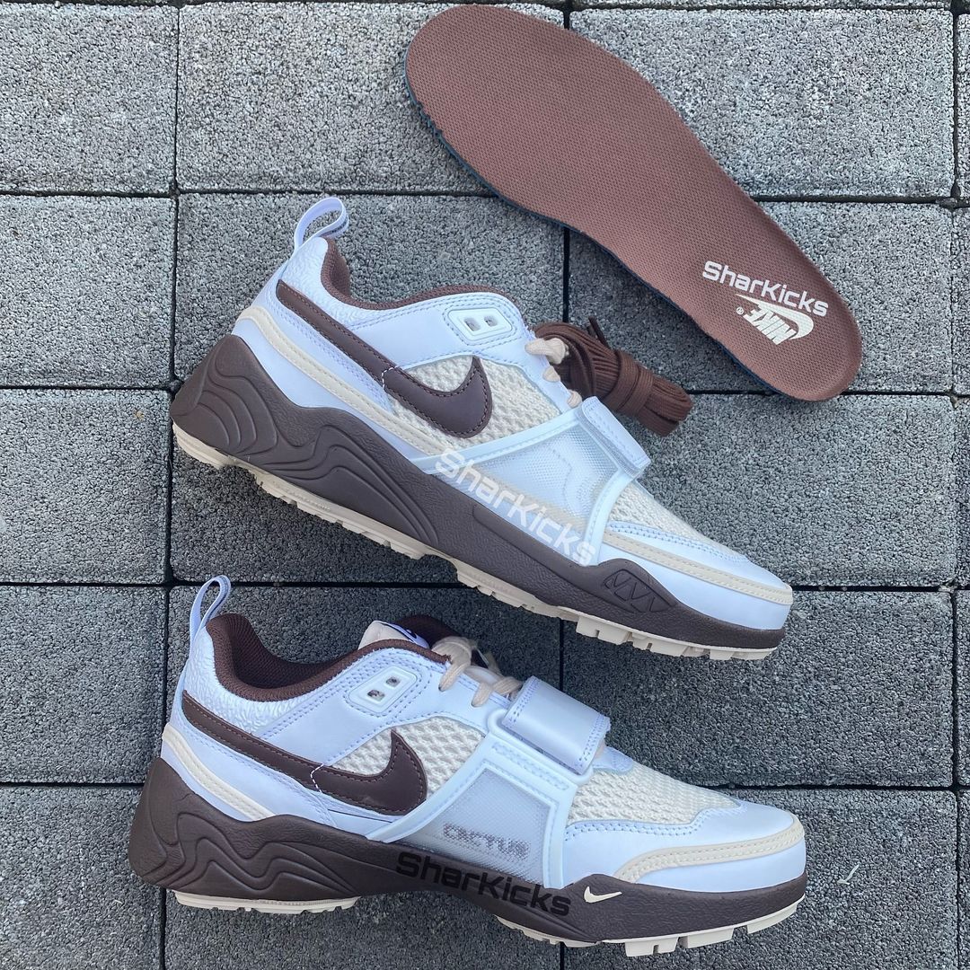 【国内 2025年 1/31 発売】Travis Scott × NIKE ZOOM FIELD JAXX “White/Light Chocolate” (トラビス・スコット ナイキ ズーム フィールド ジャックス “ホワイト/ライトチョコレート”) [HQ3073-100]