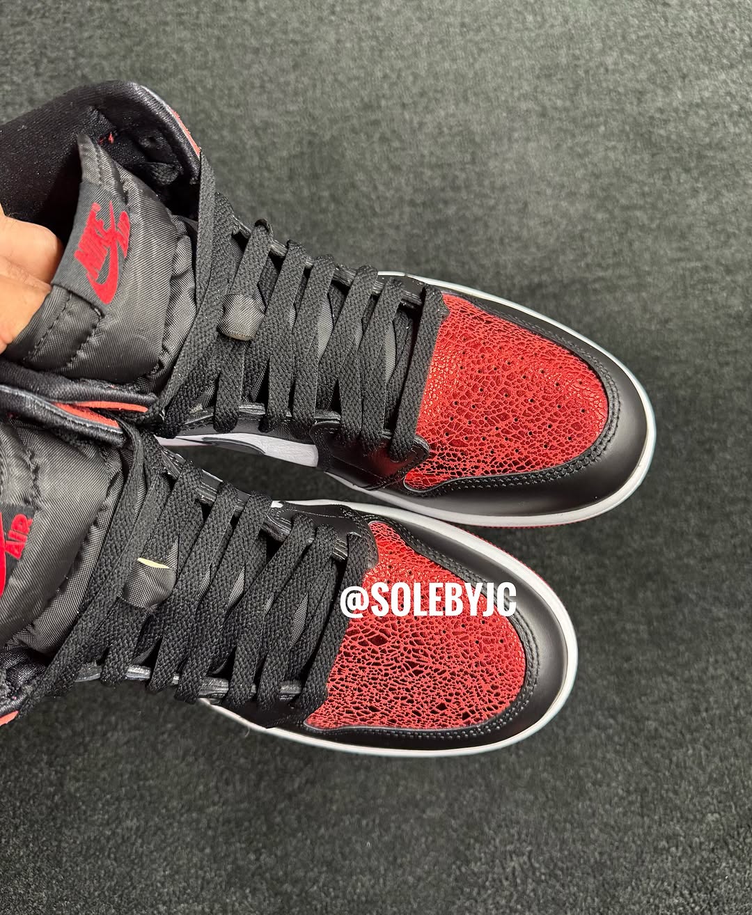【2025年 5/22 発売予定】NIKE W AIR JORDAN 1 HIGH OG “Varsity Red/Black-White” (ナイキ エア ジョーダン 1 ハイ OG “バーシティレッド/ブラック/ホワイト”) [FD2596-602]